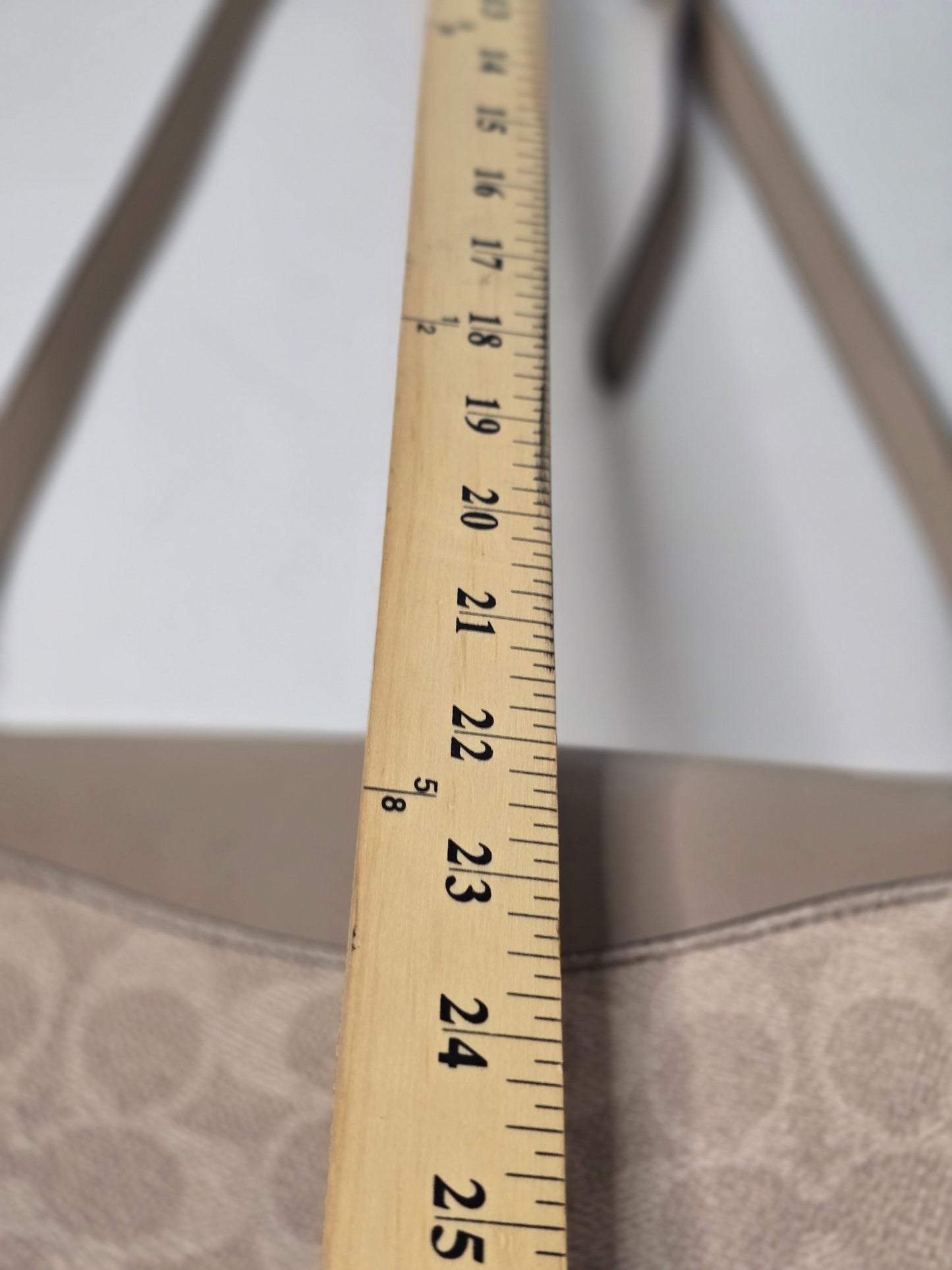 Coach Cassie Crossbody 19 Calfskin Leather Inside Outside Pockets Zippers