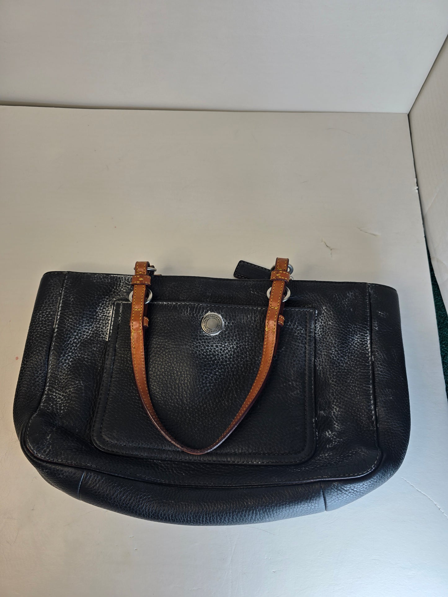 Coach Chelsea East West Black Pebbled Leather Tote Magnetic Inside Pockets Zip