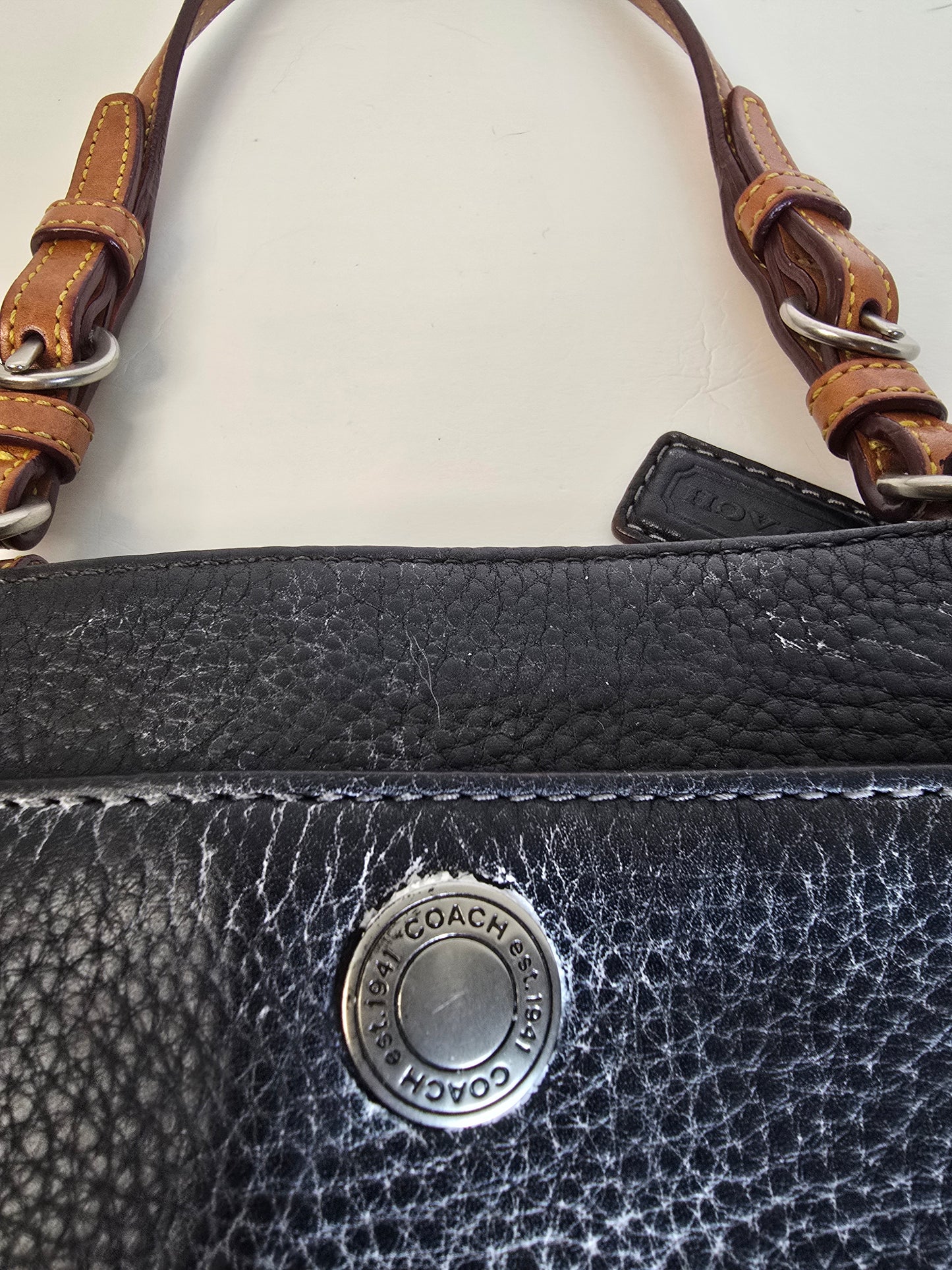 Coach Chelsea East West Black Pebbled Leather Tote Magnetic Inside Pockets Zip