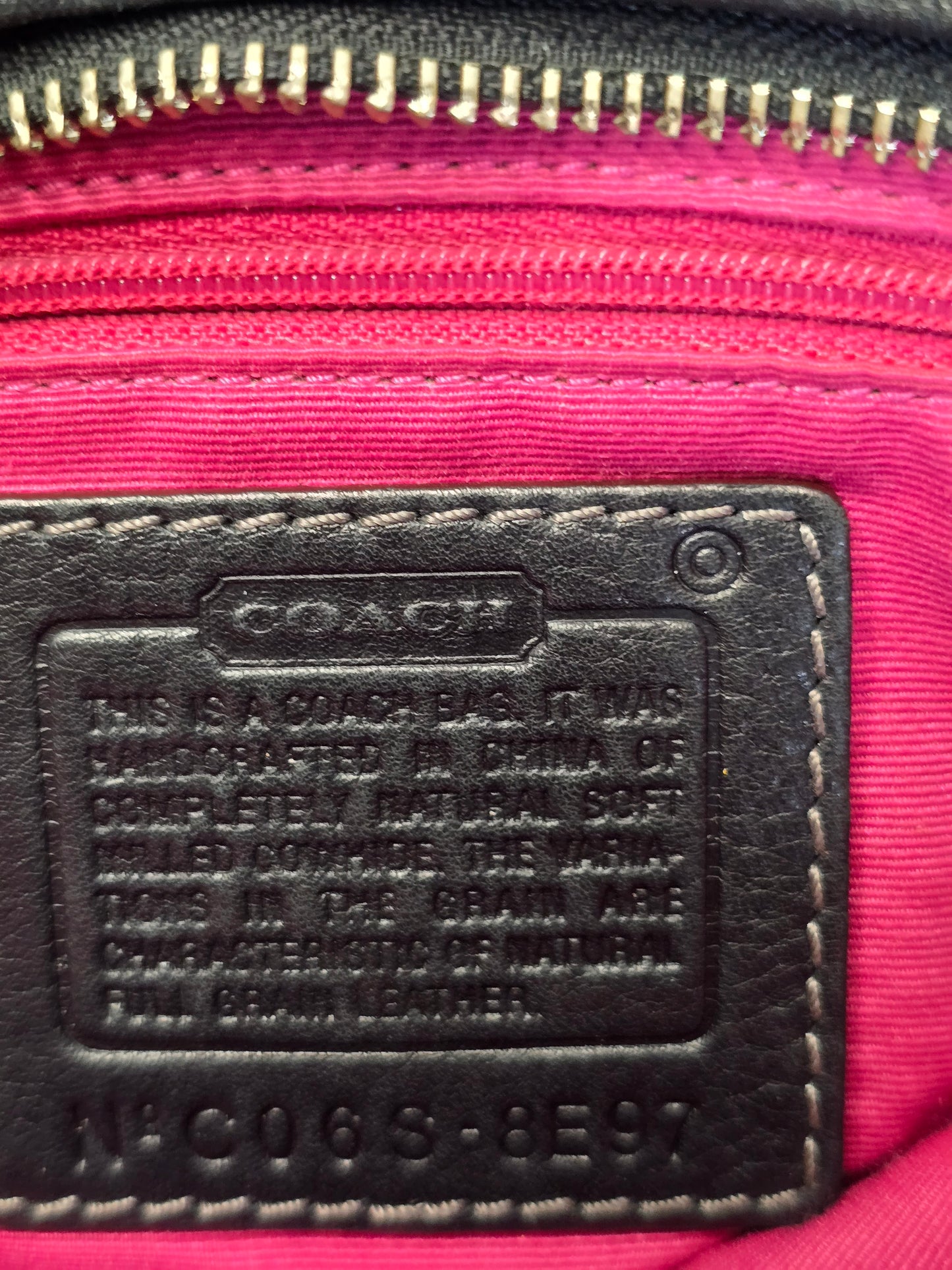 Coach Chelsea East West Black Pebbled Leather Tote Magnetic Inside Pockets Zip