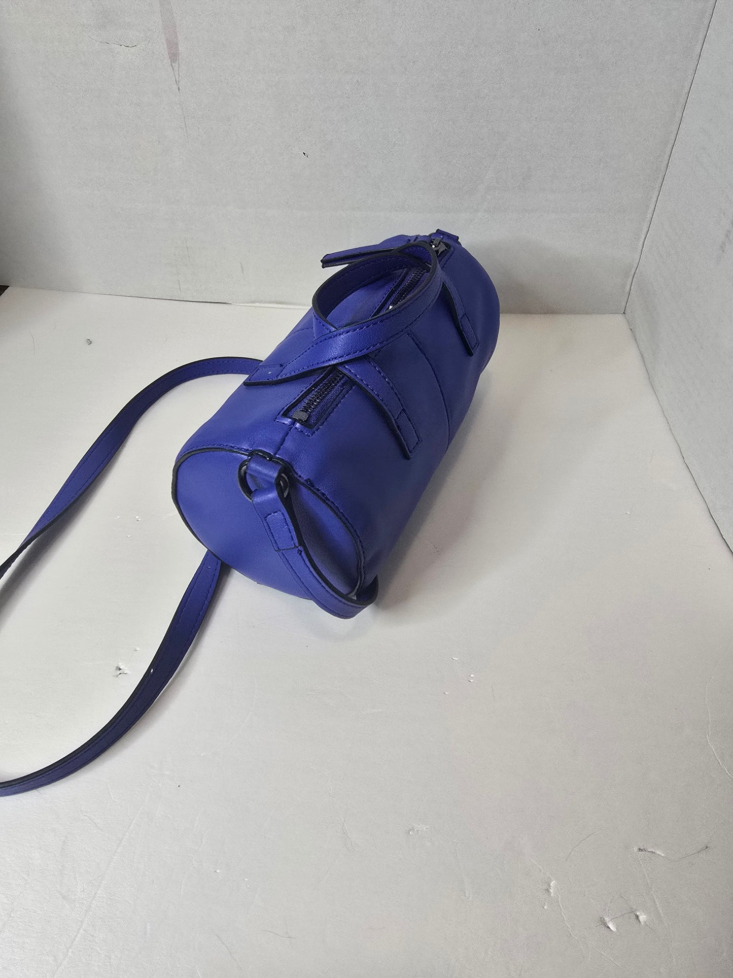 Simply Vera Vera Wang  Cylinder Bag Crossbody Top Handles Zip Adjustable Strap