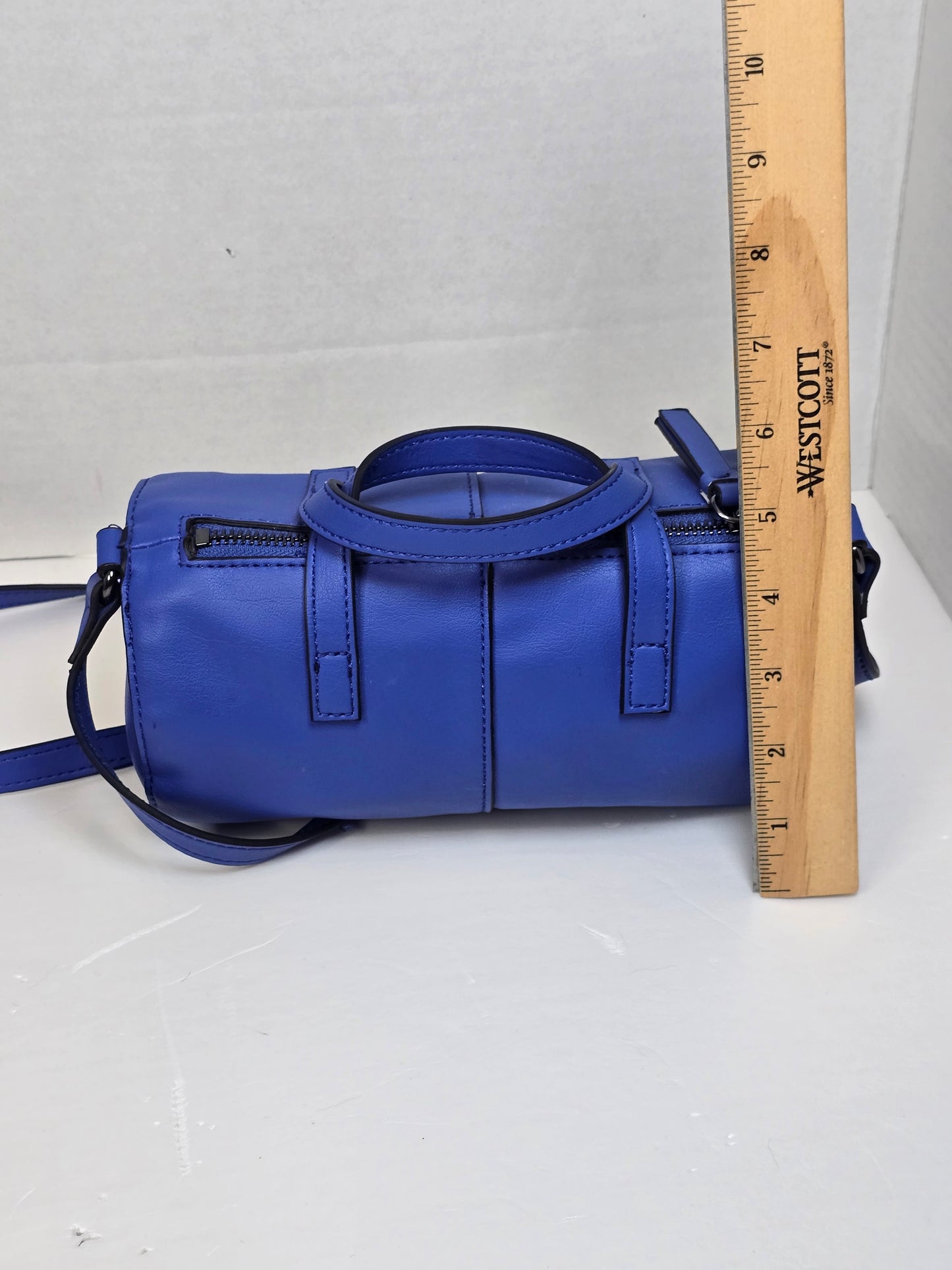 Simply Vera Vera Wang  Cylinder Bag Crossbody Top Handles Zip Adjustable Strap