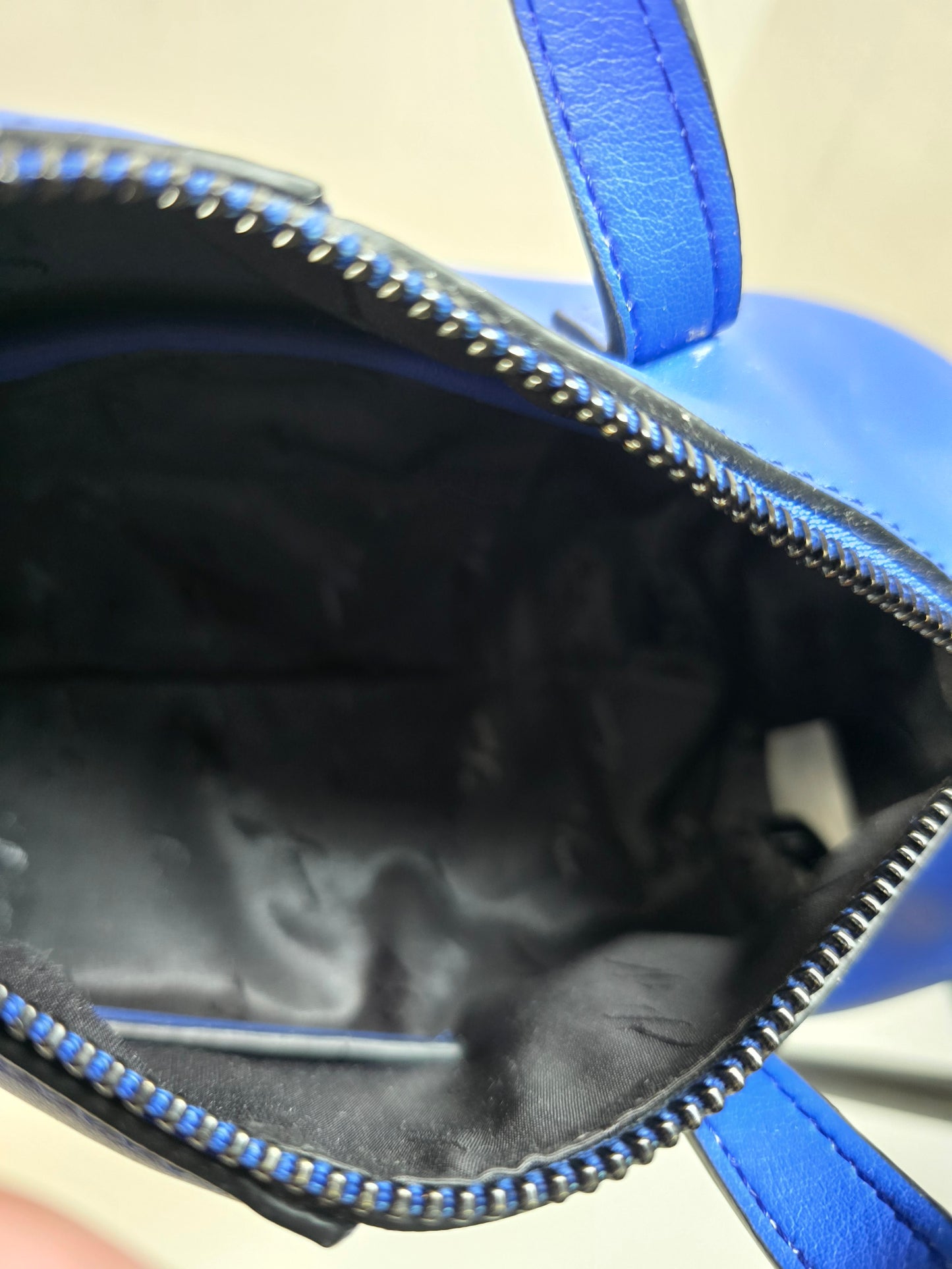 Simply Vera Vera Wang  Cylinder Bag Crossbody Top Handles Zip Adjustable Strap